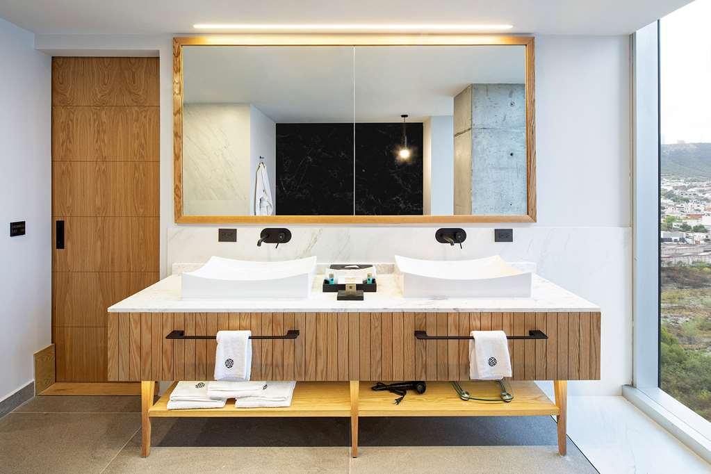 Hotel Galeria Plaza Monterrey Exteriér fotografie Bathroom
