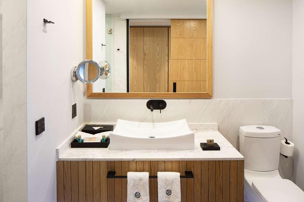 Hotel Galeria Plaza Monterrey Exteriér fotografie Bathroom