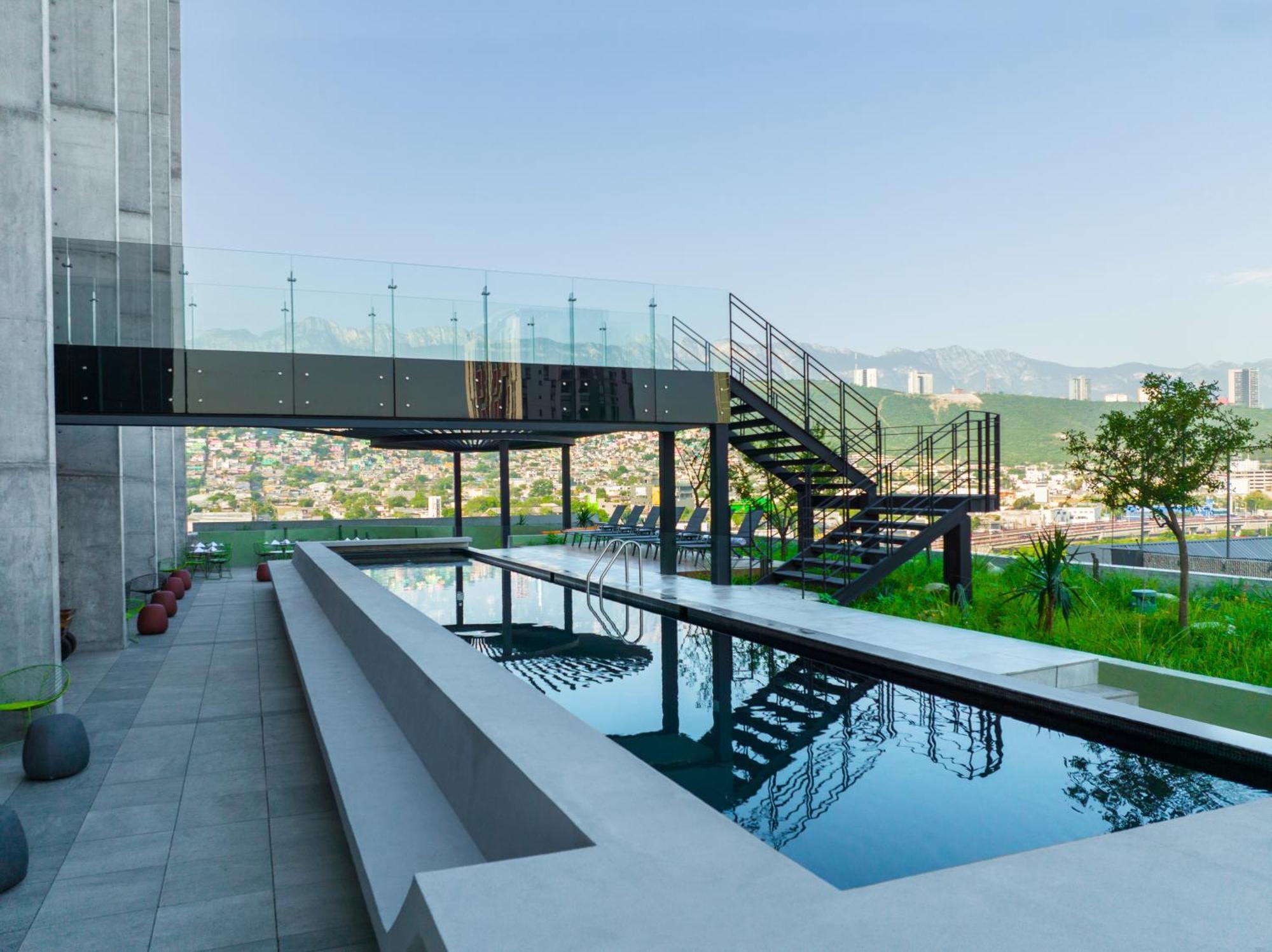 Hotel Galeria Plaza Monterrey Exteriér fotografie Skyline Residences