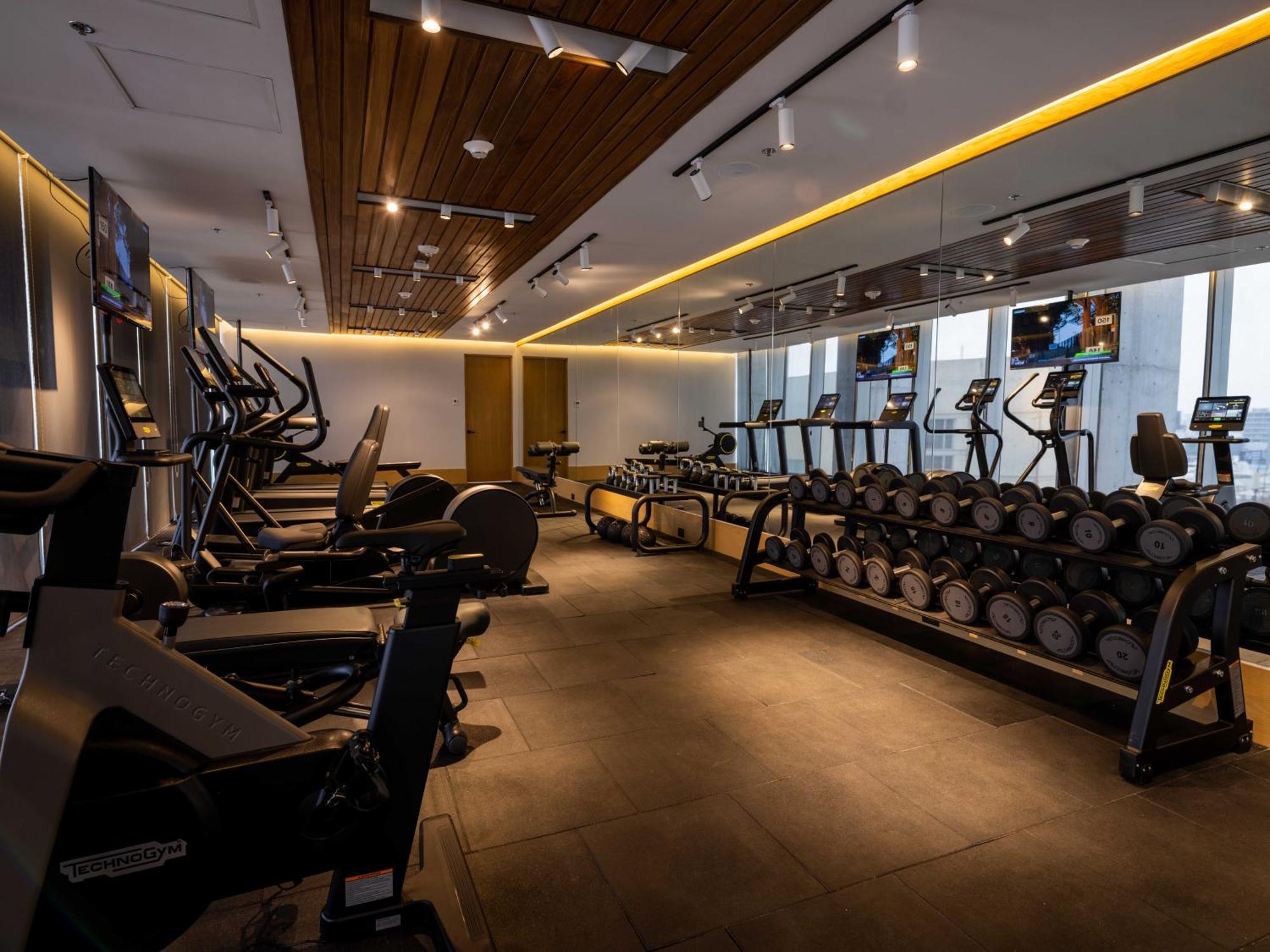 Hotel Galeria Plaza Monterrey Exteriér fotografie The gym at the 1018